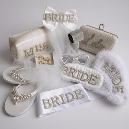 House of Pearls Luxus Brautbox mit Clutch, Schleier, Perlenfächer, Schlafmaske und Bride Accessoires